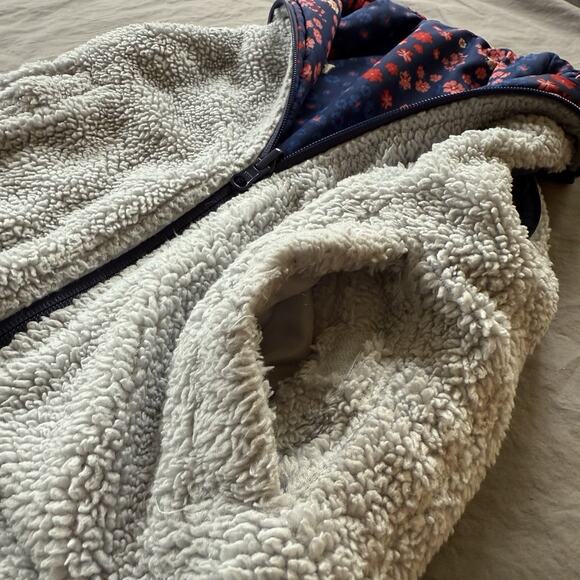 Buffalo David Bitton Reversible Vest Blue Puffer Sherpa Girl's X-Small‎ 5/6 - Picture 6 of 7